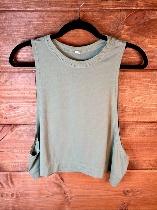 avocado Tops - avocado Sage Green Cropped Muscle Yoga Layering Tank Size Small / Medium 💕🖤